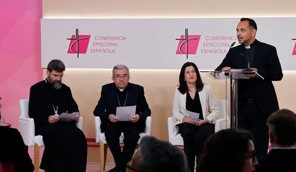 la-mesa-de-dialogo-interconfesional-presenta-en-la-cee-su-informe-sobre-migrantes