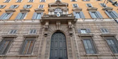 sacerdote-catolico-suspendido-tras-bendecir-monumento-masonico-en-filipinas