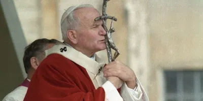 el-papa-leon-xiv-rinde-homenaje-a-juan-pablo-ii-en-el-45-aniversario-del-atentado