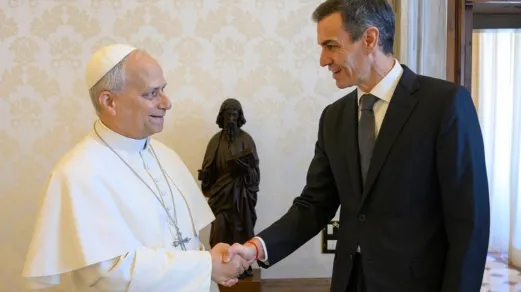 el-papa-leon-xiv-se-reune-con-pedro-sanchez-antes-de-su-viaje-a-espana