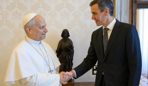 el-papa-leon-xiv-se-reune-con-pedro-sanchez-antes-de-su-viaje-a-espana