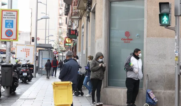 el-papa-recibira-un-arbol-tallado-por-usuarios-del-cta-de-caritas-en-madrid
