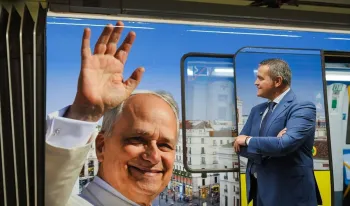 metro-de-madrid-decora-un-tren-y-lanza-tarjeta-especial-por-la-visita-del-papa