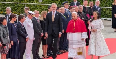 el-papa-leon-xiv-inicia-su-primera-visita-a-espana-con-una-agenda-de-30-actos