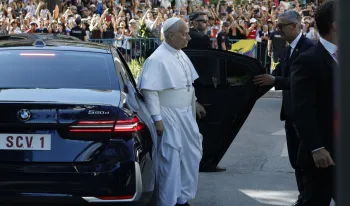 el-papa-leon-xiv-inicia-su-visita-a-madrid-en-un-centro-social-para-vulnerables