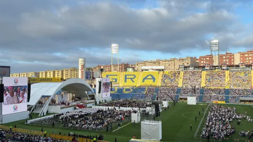 la-misa-del-sagrado-corazon-de-jesus-reune-a-25-000-fieles-en-gran-canaria