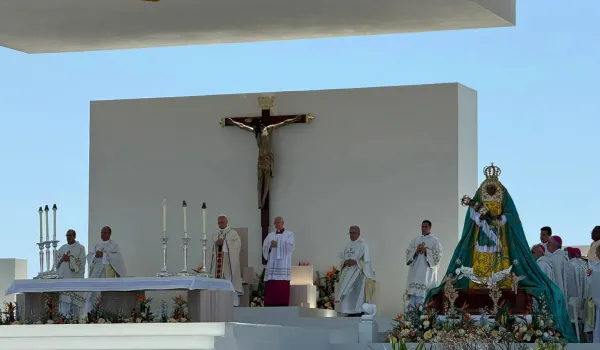 el-papa-celebra-en-tenerife-la-ultima-misa-de-su-visita-a-espana