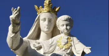 polemica-en-brasil-por-la-restauracion-de-unas-esculturas-de-jesus-y-la-virgen