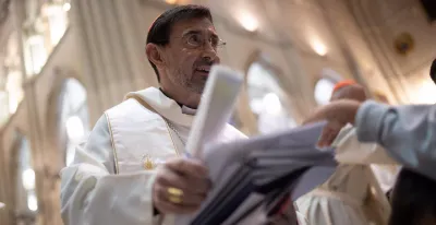 la-iglesia-de-cobo-habla-de-horizontes-y-apenas-de-dios