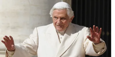 el-vaticano-publica-en-ingles-las-homilias-privadas-del-papa-benedicto-xvi-de-2005-a-2017