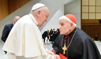 con-97-anos-el-cardenal-ernest-simoni-sube-medjugorje-rezando-el-rosario