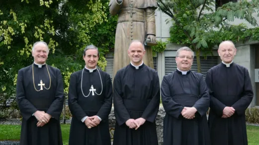 una-tormenta-interrumpe-las-ordenaciones-episcopales-de-la-fsspx-en-econe