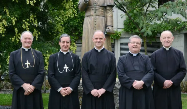 una-tormenta-interrumpe-las-ordenaciones-episcopales-de-la-fsspx-en-econe