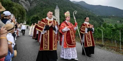 la-fsspx-critica-la-excomunion-y-defiende-la-tradicion-catolica-ante-la-santa-sede