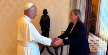 orietta-ferretti-se-despide-tras-47-anos-organizando-viajes-para-la-santa-sede