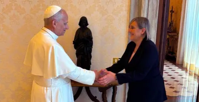 orietta-ferretti-se-despide-tras-47-anos-organizando-viajes-para-la-santa-sede