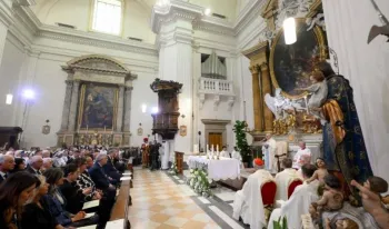 el-obispo-schneider-advierte-sobre-los-peligros-de-interferir-en-la-liturgia-catolica