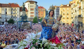 la-virgen-blanca-origen-e-historia-de-la-patrona-de-vitoria