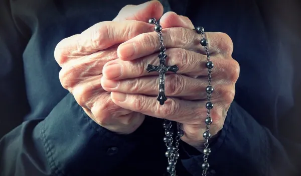 profanadas-tres-iglesias-en-la-archidiocesis-de-tours-francia-en-un-acto-vandalico