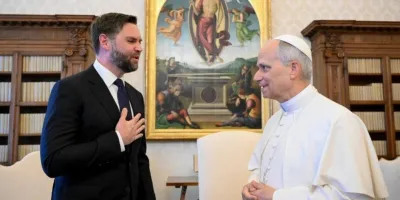el-vicepresidente-j-d-vance-asiste-a-una-misa-tradicional-en-cincinnati-con-su-familia