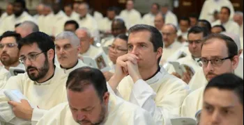 el-vaticano-subraya-la-necesidad-de-descanso-para-la-salud-de-los-sacerdotes