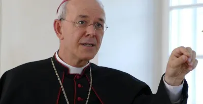 el-obispo-schneider-critica-las-afirmaciones-del-papa-leon-xiv-sobre-la-misa-latina