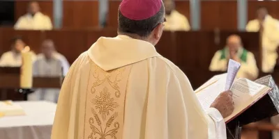los-sacerdotes-de-la-diocesis-de-vitoria-inician-ejercicios-espirituales-en-valdegovia