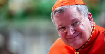 el-cardenal-burke-aconseja-a-shawn-ryan-sobre-ataques-demoniacos-y-experiencias-espirituales