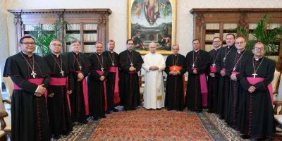 leon-xiv-concluye-la-visita-ad-limina-de-obispos-salvadorenos-con-un-mensaje-de-esperanza