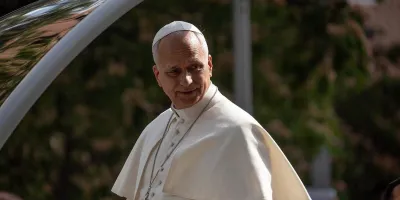 el-papa-leon-xiv-genera-gran-expectacion-entre-los-jovenes-catolicos-en-su-visita-a-francia