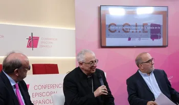 la-iglesia-premia-a-luis-de-la-fuente-por-su-labor-educativa