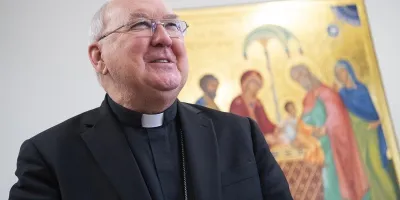 el-cardenal-farrell-destaca-la-familia-como-clave-en-la-transmision-de-la-fe-cristiana