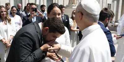 obispos-abordan-la-convivencia-prematrimonial-de-jovenes-en-reunion-del-vaticano-sobre-familia