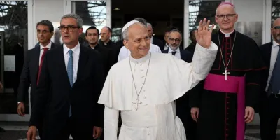 leon-xiv-regresa-al-vaticano-y-da-las-gracias-al-personal-del-gemelli-y-a-los-creyentes