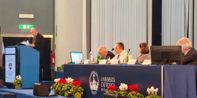 parolin-defiende-que-engendrar-vida-es-un-regalo-ligado-al-matrimonio