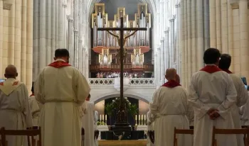 el-cardenal-cobo-celebra-una-misa-funeral-por-los-obispos-difuntos-en-la-almudena
