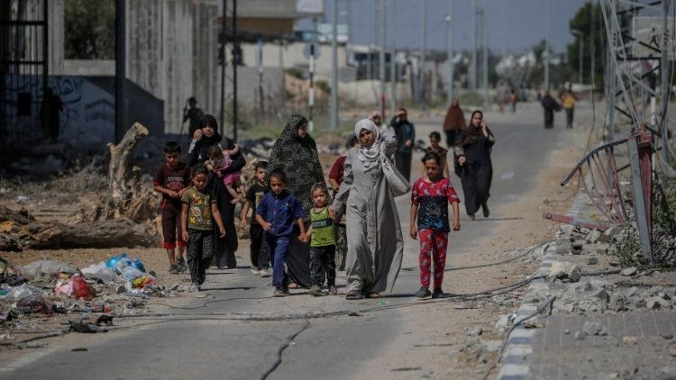 El Papa Francisco insta a orar por los territorios en conflicto y muestra preocupación por los desplazados de Palestina