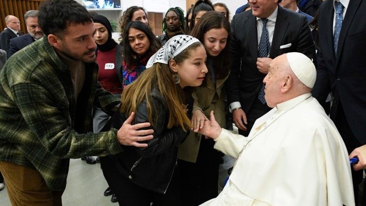 Scholas Occurrentes promueve diálogos de paz entre jóvenes de zonas conflictivas tras un evento en el Vaticano