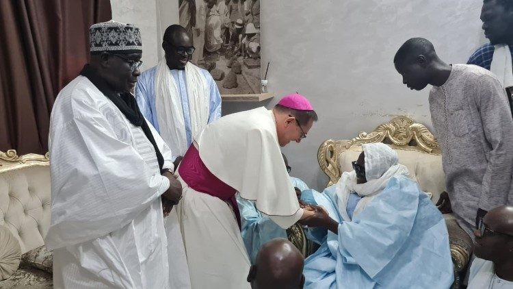 Monseñor Sommertag, primer nuncio en un evento musulmán de Senegal: Un paso histórico hacia la convivencia pacífica