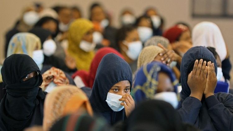 Crisis migratoria en Libia: Una ONG denuncia condiciones inhumanas y el hallazgo de fosas comunes