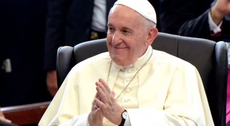 El Papa Francisco hospitalizado por infección respiratoria: la Iglesia y los fieles oran por su recuperación