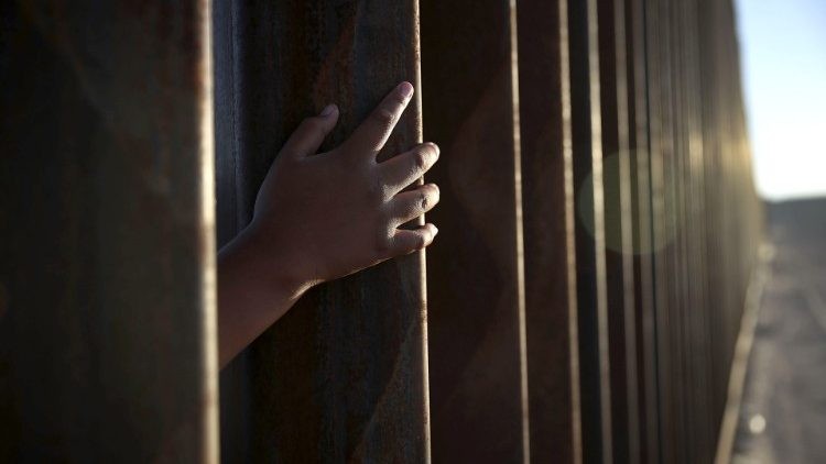 El deber moral de proteger a los migrantes y refugiados: la postura del padre Bizzotto en Estados Unidos