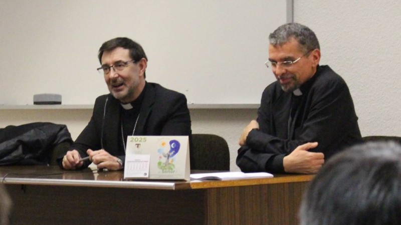 El cardenal José Cobo se reúne con sacerdotes del Ordinariato Católico Oriental en Madrid