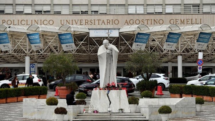 Unidad en la oración por la salud del Papa Francisco: Los mensajes de apoyo llegan de todo el mundo