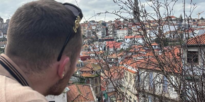 Transformación y fe: Nazario, de ser un infractor juvenil a convertirse en un devoto cristiano en Madrid