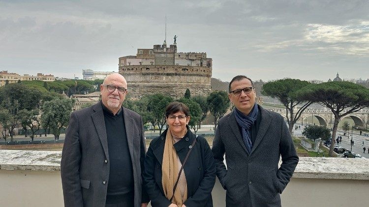 "La situación en Cisjordania es una serie de cárceles al aire libre", denuncia el reverendo Munther Isaac en Italia