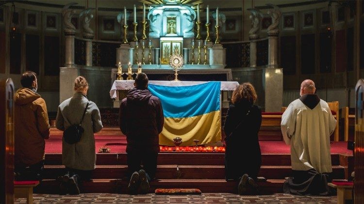 La Cadena Eucarística: Los obispos europeos rezan por la paz en Ucrania y en la Tierra Santa durante la Cuaresma