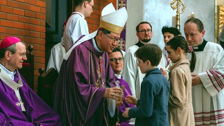 El cardenal Tagle lidera las celebraciones del centenario de la Arquidiócesis de Gdansk en Polonia: un hito de fe y unidad
