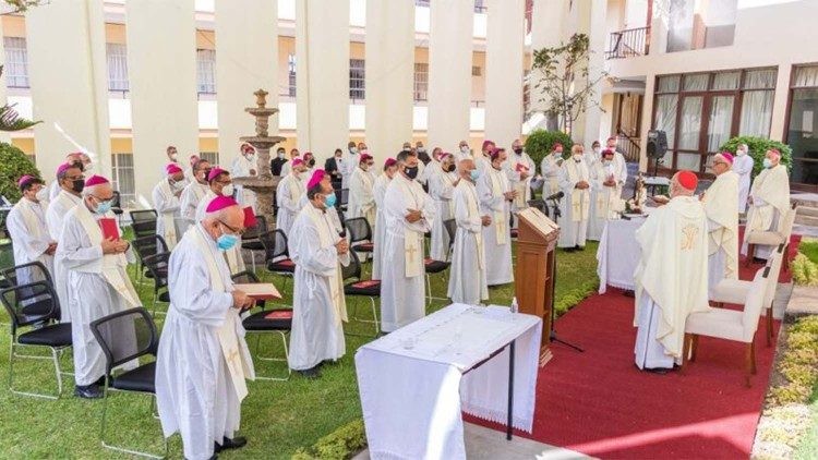 Los proyectos de ley amenazan las festividades religiosas en Perú: La Conferencia Episcopal expresa preocupación