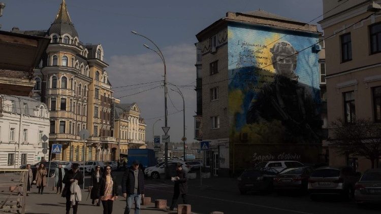 Kiev acepta una tregua de 30 días con EEUU: la reanudación de la asistencia militar y un posible diálogo con Rusia